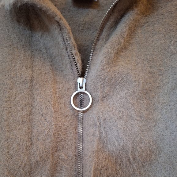 Gymshark Womens Soft Fuzzy Eyelash Zip Up Jacket Tan Womens Size S - Picture 3 of 8